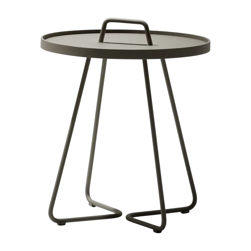Table d'appoint 54 cm en aluminium taupe On-the-move - Cane-Line - The Cool Republic