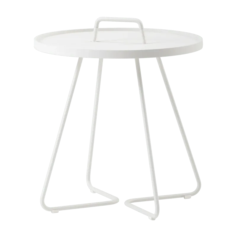 Table d'appoint 60 cm en aluminium blanc On-the-move - Cane-Line - The Cool Republic