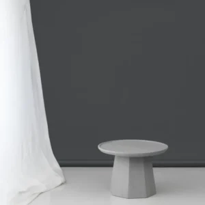 Table d'appoint en bois gris clair 65 cm Pine gris clair - Normann Copenhagen - The Cool Republic