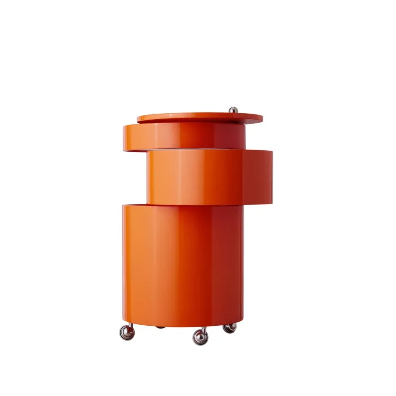 Table d'appoint sur roues en bois moulé orange fraiche Barboy - Verpan - The Cool Republic