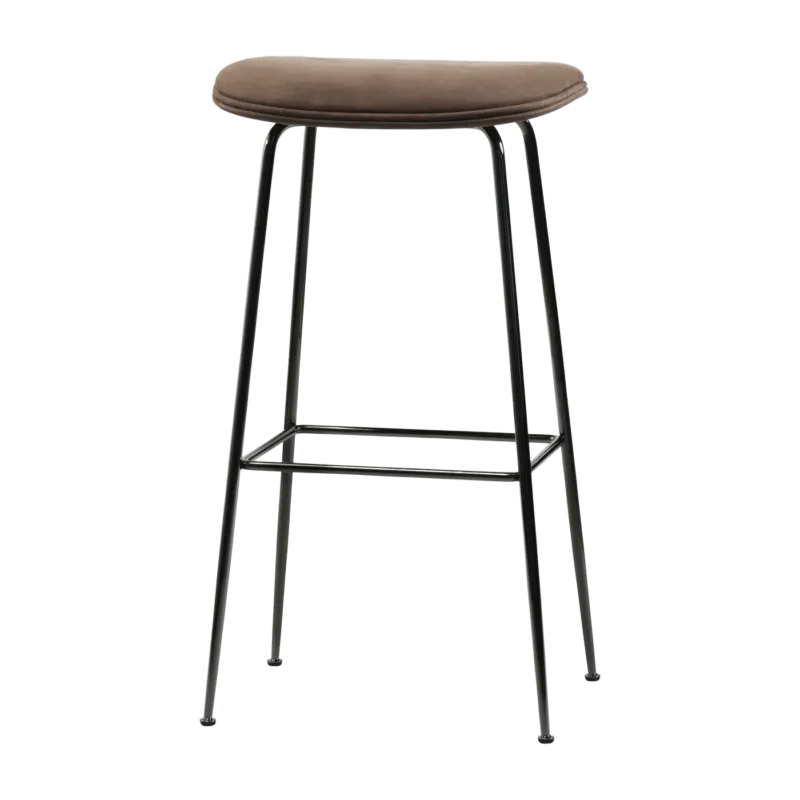 Tabouret de bar en métal noir et cuir nubuck Beetle - Gubi - The Cool Republic