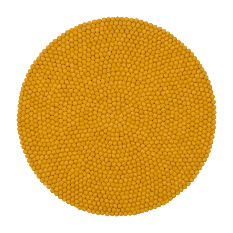 Tapis à boules de feutre moutarde 50 cm Klara - myfelt - The Cool Republic