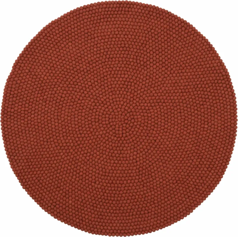 Tapis à boules de feutre rouge brique 140 cm Lora - myfelt - The Cool Republic