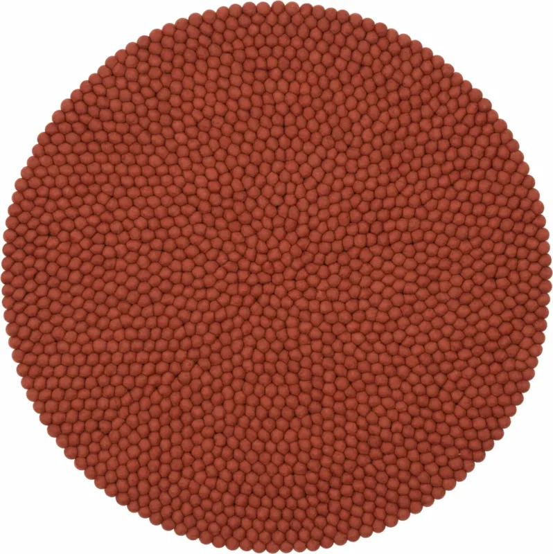 Tapis à boules de feutre rouge brique 90 cm Lora - myfelt - The Cool Republic