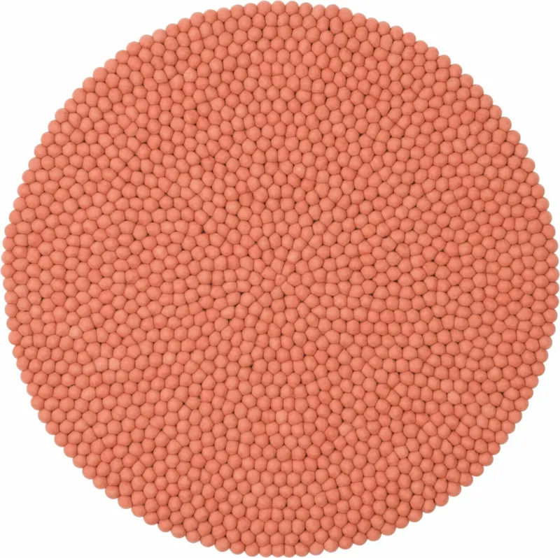 Tapis à boules de feutre saumon 90 cm Lea - myfelt - The Cool Republic