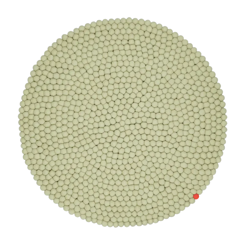 Tapis à boules de feutre vert-beige 50 cm Big One - myfelt - The Cool Republic