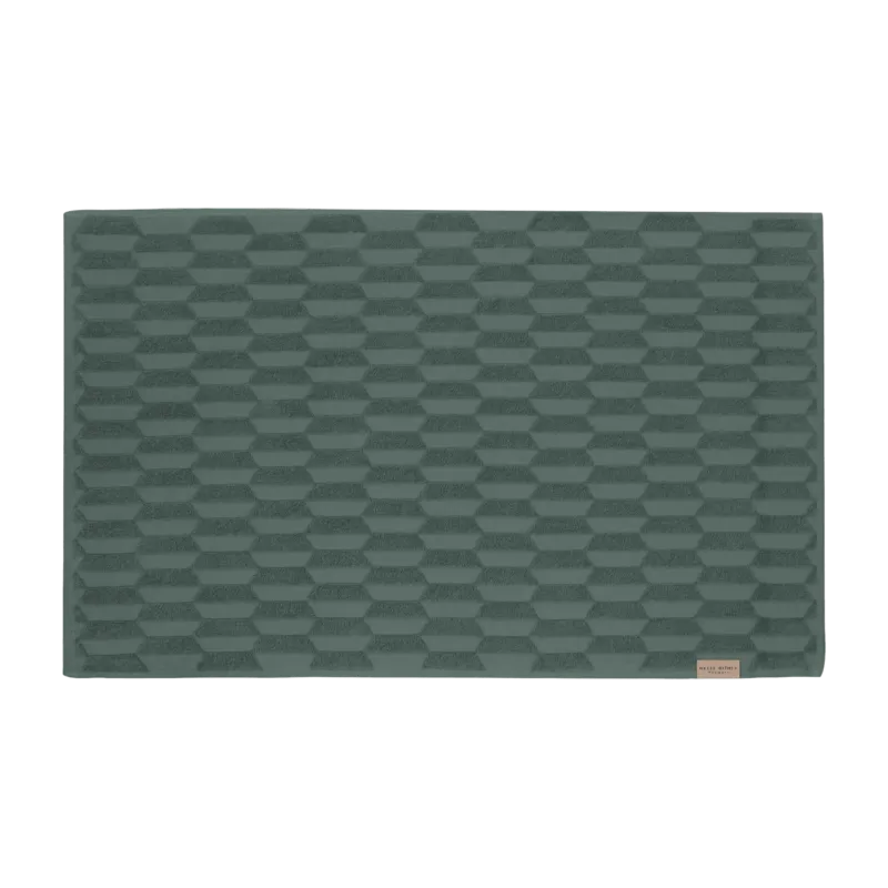 Tapis de bain vert pin 50 x 80 cm Geo - Mette Ditmer - The Cool Republic
