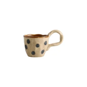 Tasse à café avec anse en céramique beige Baya Atelier Forma - Nordal - The Cool Republic